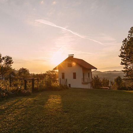 Apartma Hisa Na Ravnah With Hot Tub Pišece Exteriér fotografie