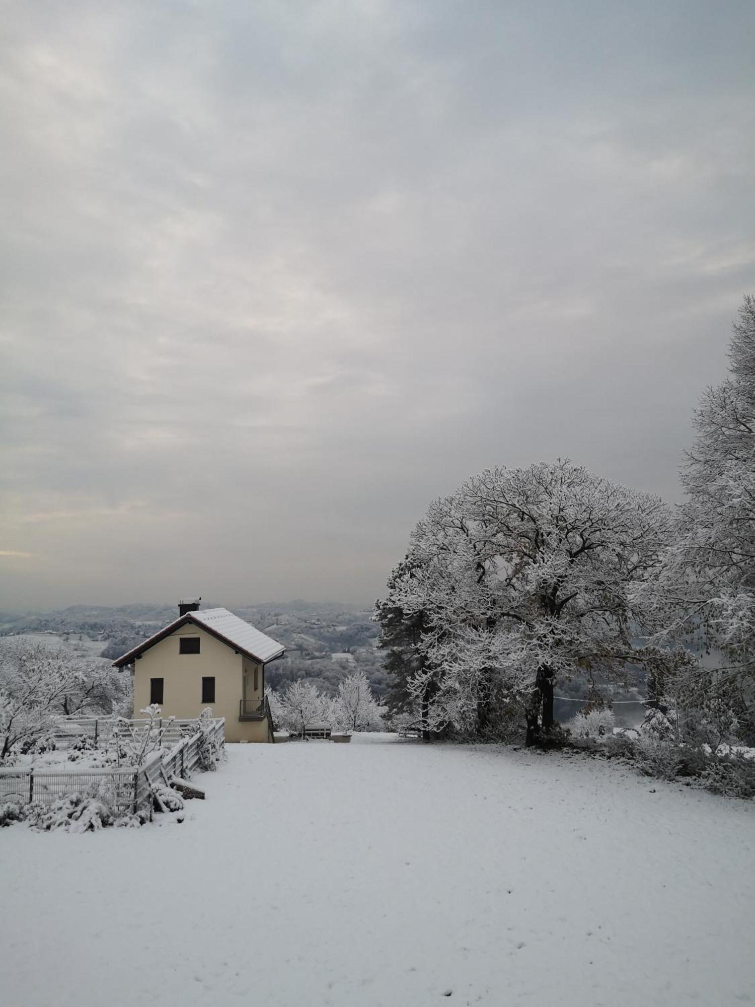 Apartma Hisa Na Ravnah With Hot Tub Pišece Exteriér fotografie