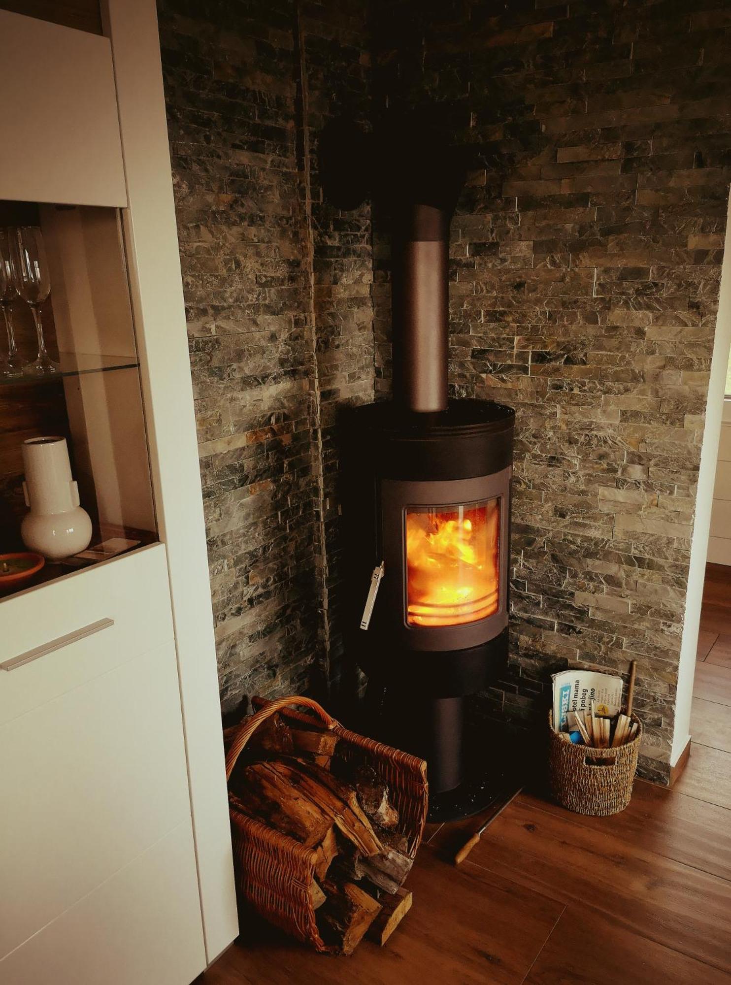 Apartma Hisa Na Ravnah With Hot Tub Pišece Exteriér fotografie