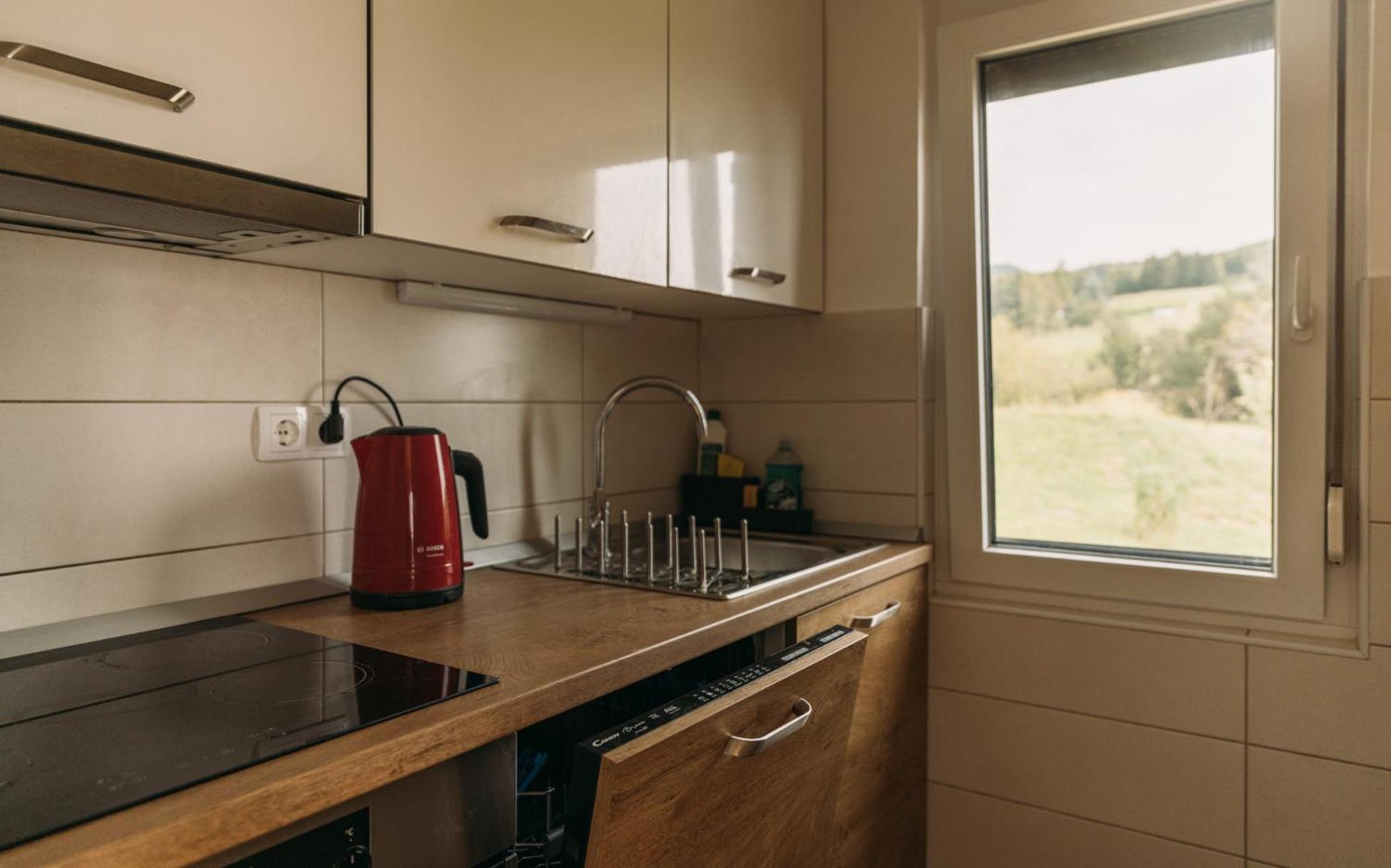 Apartma Hisa Na Ravnah With Hot Tub Pišece Exteriér fotografie