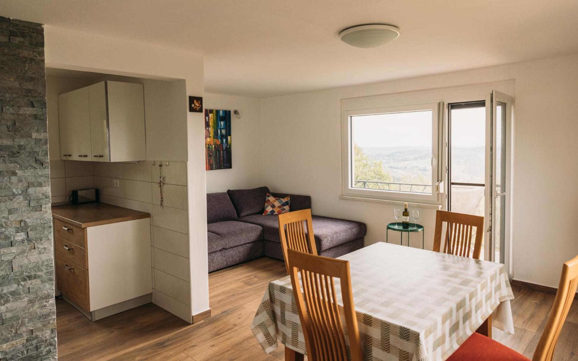Apartma Hisa Na Ravnah With Hot Tub Pišece Exteriér fotografie