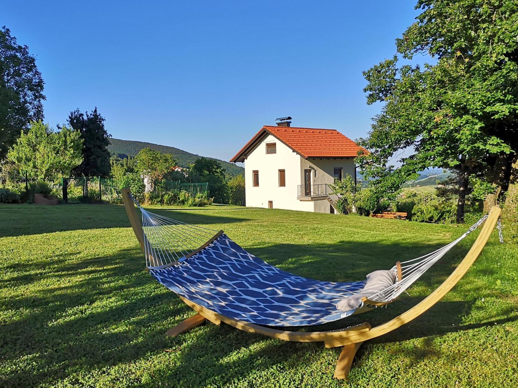 Apartma Hisa Na Ravnah With Hot Tub Pišece Exteriér fotografie